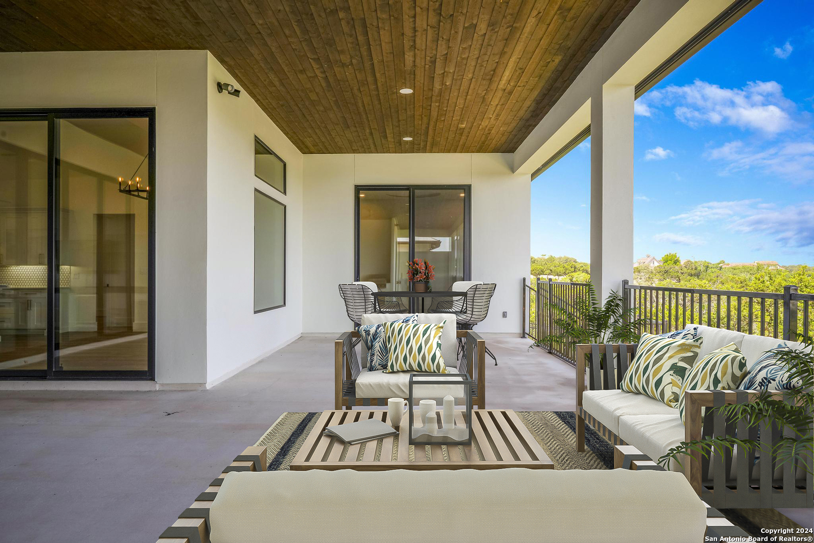 32 Mariposa Pkwy E