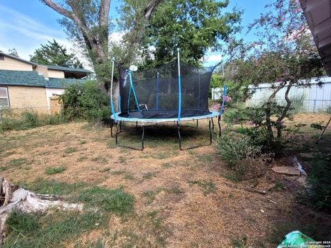 A home in Floresville