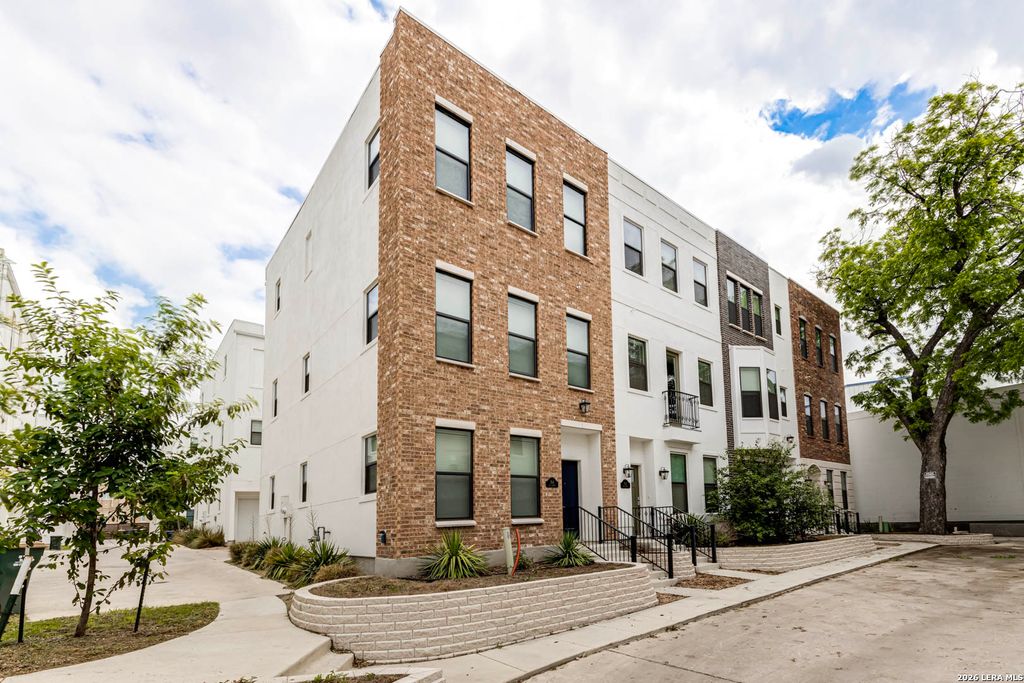 Photo of 144 N CHERRY ST, San Antonio, TX 78202 (MLS # 1959016)