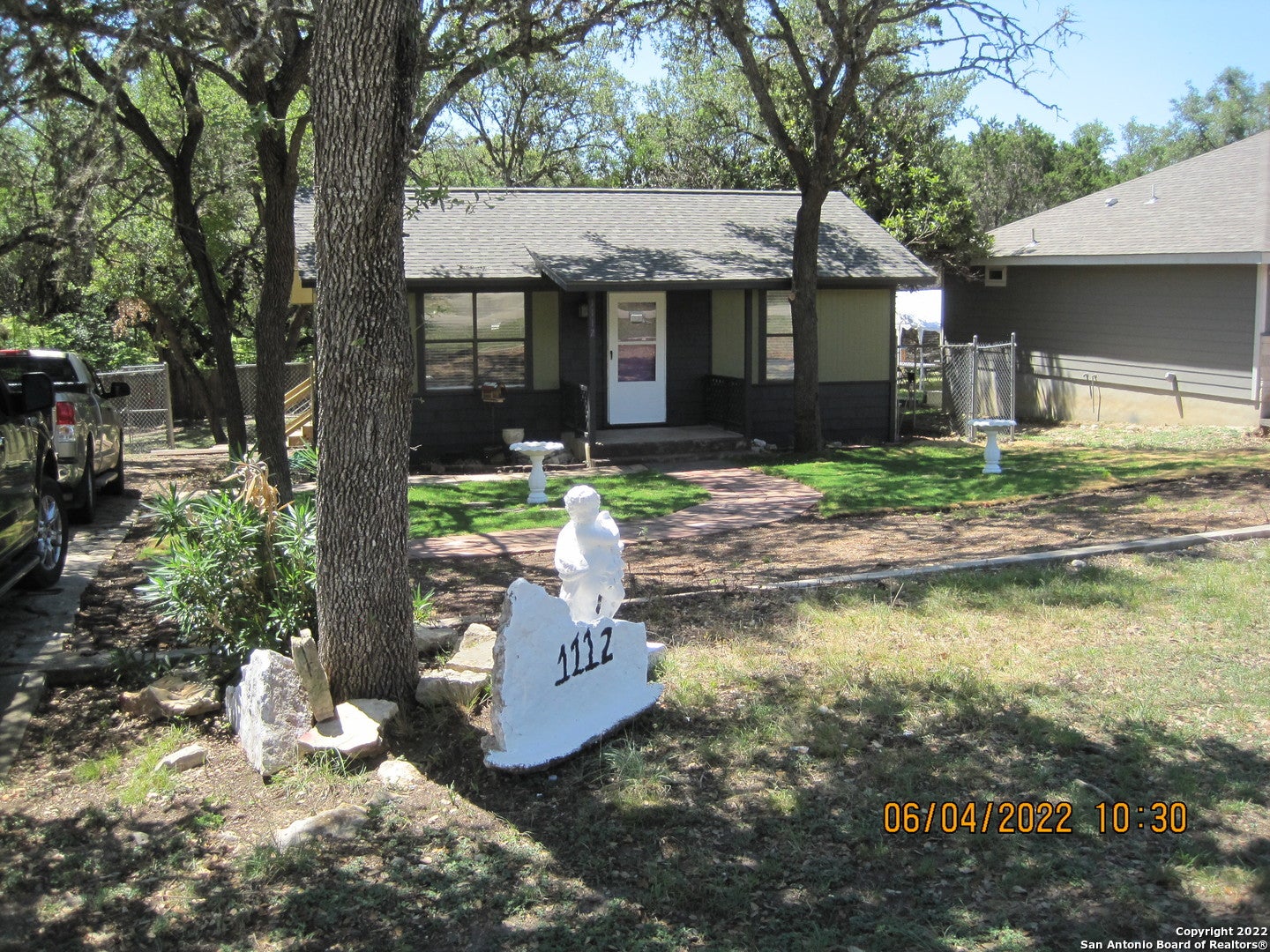1112 EASTVIEW DR