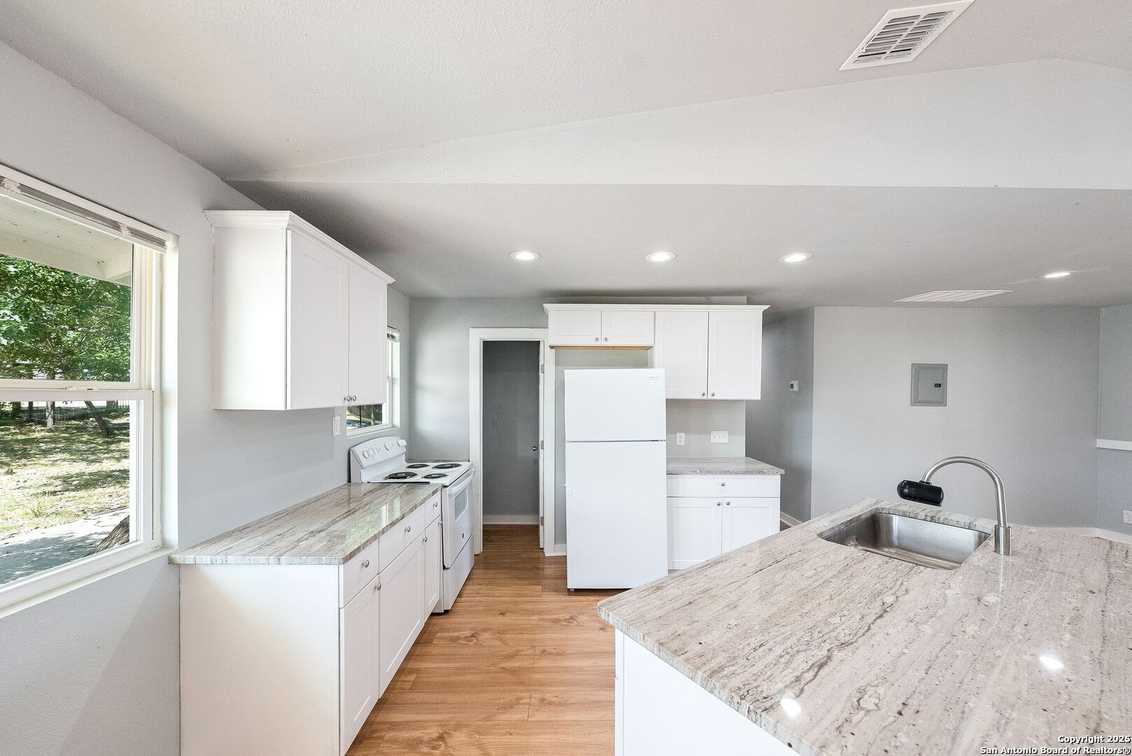 2792 Woodcrest