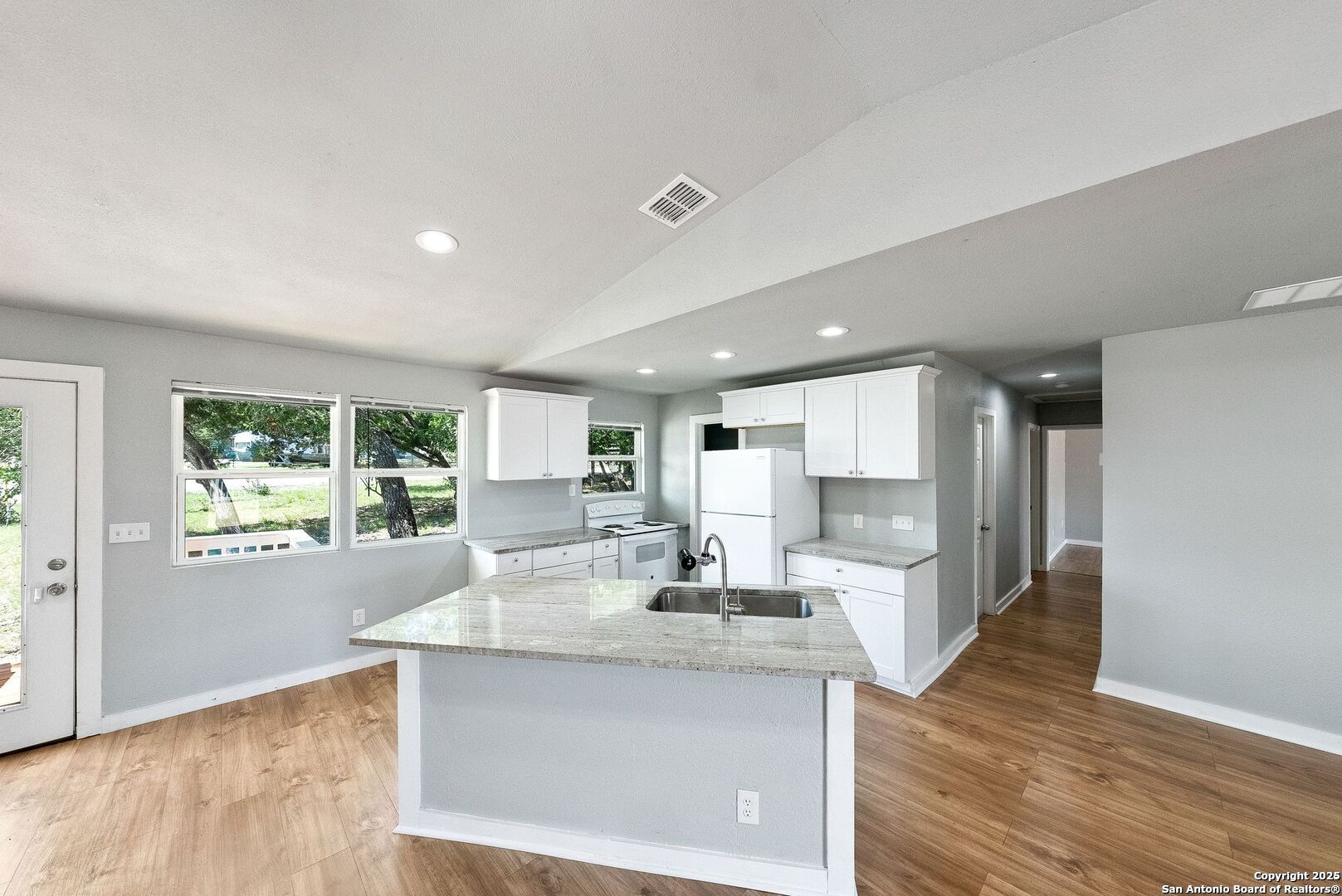 2792 Woodcrest
