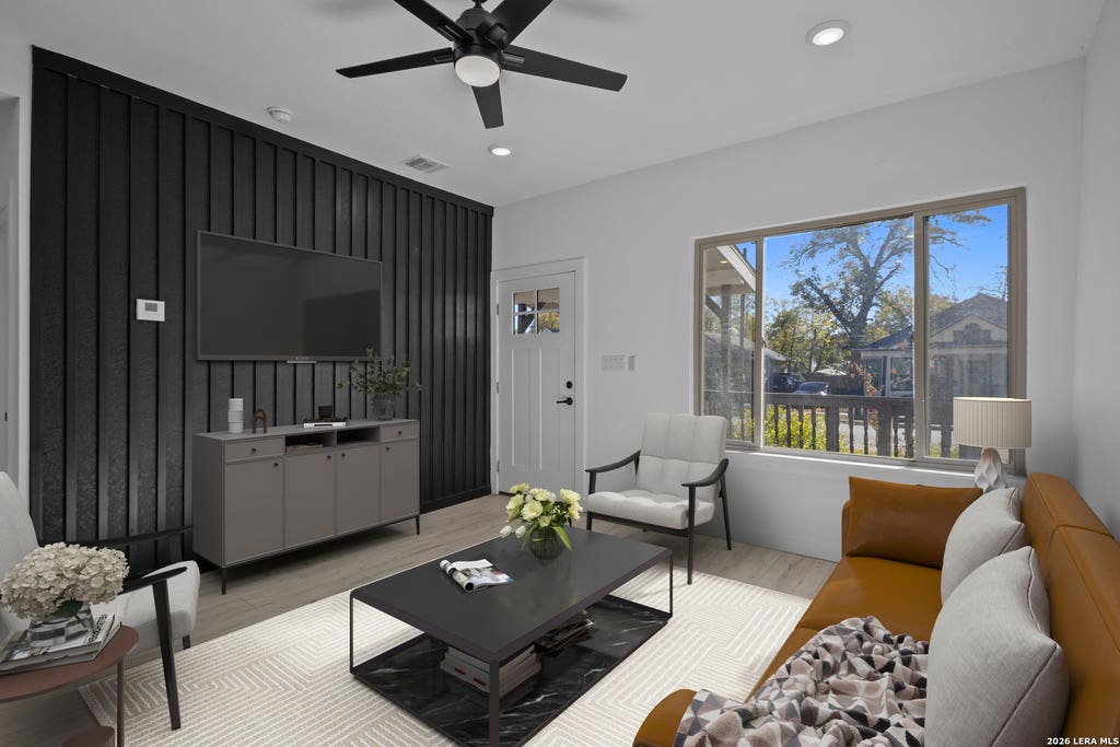 Photo of 131 Chicago, San Antonio, TX 78210 (MLS # 1931839)