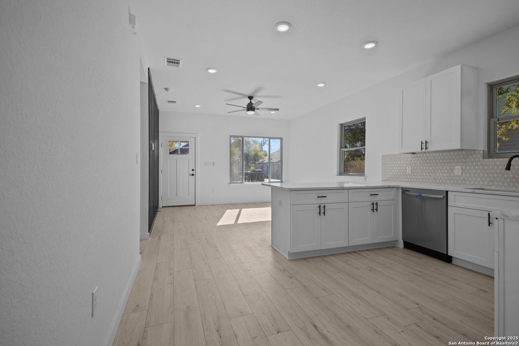 Photo of 131 Chicago, San Antonio, TX 78210 (MLS # 1931839)