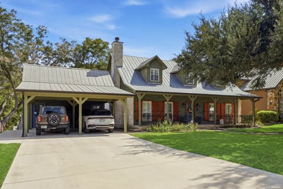 1735 EDGEWATER FLS Canyon Lake TX 78133