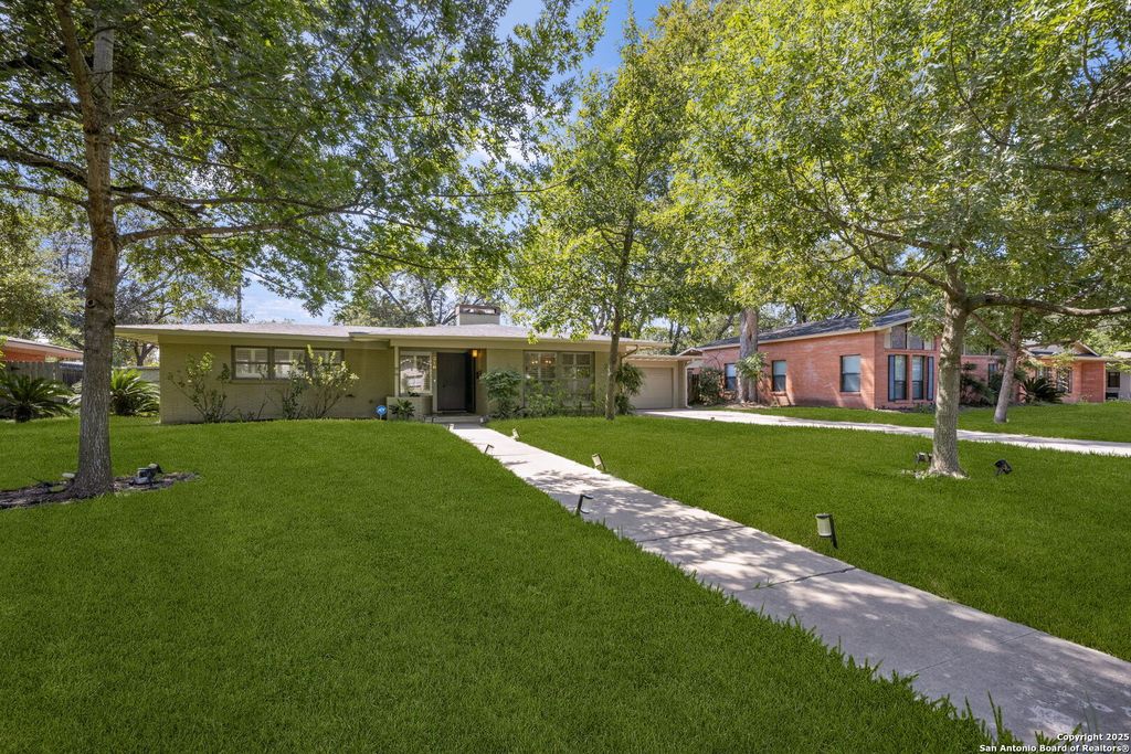 Photo of 318 Northridge, San Antonio, TX 78209 (MLS # 1911966)