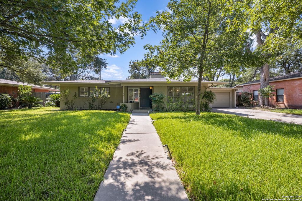 Photo of 318 Northridge, San Antonio, TX 78209 (MLS # 1911966)