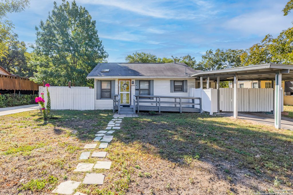 Photo of 126 Benita St, San Antonio, TX 78210 (MLS # 1920156)