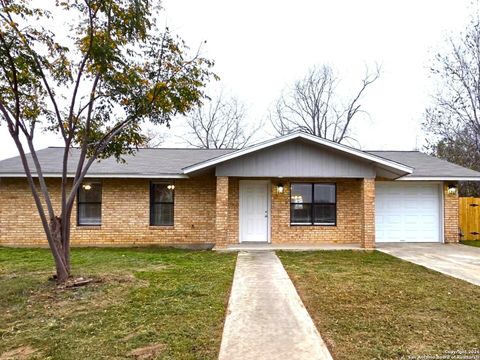 809 8th Floresville TX 78114