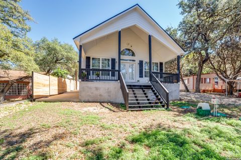 Property photo of 1020 Pebble Beach Dr Nw, Lakehills, TX 78063