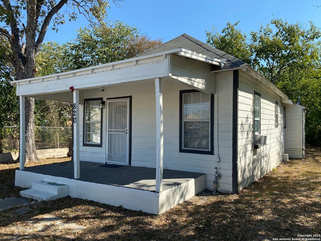 Photo of 820 Frank, San Antonio, TX 78208 (MLS # 1925038)