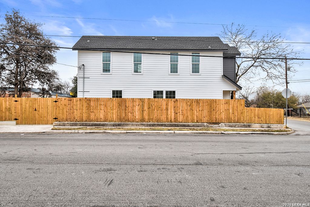 Photo of 831 Montezuma, San Antonio, TX 78207 (MLS # 1938203)