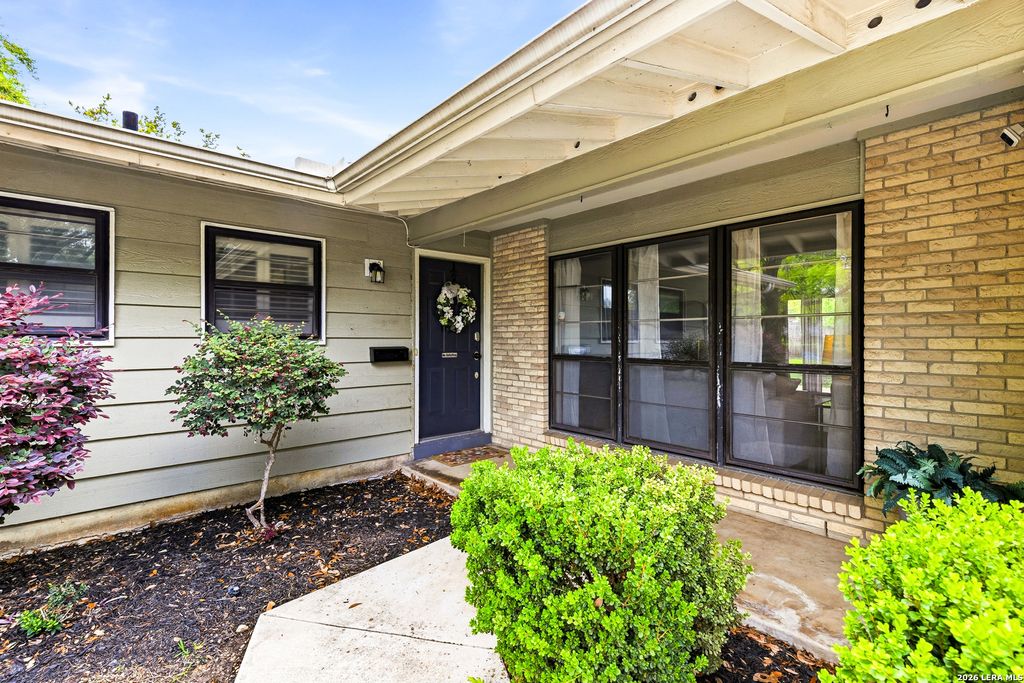 Photo of 139 VERDANT ST, San Antonio, TX 78209 (MLS # 1960947)