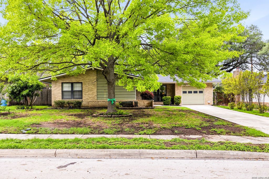 Photo of 139 VERDANT ST, San Antonio, TX 78209 (MLS # 1960947)