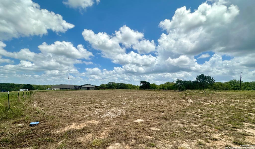 Photo of 713 Sunrise Ln, La Vernia, TX 78121 (MLS # 1877783)