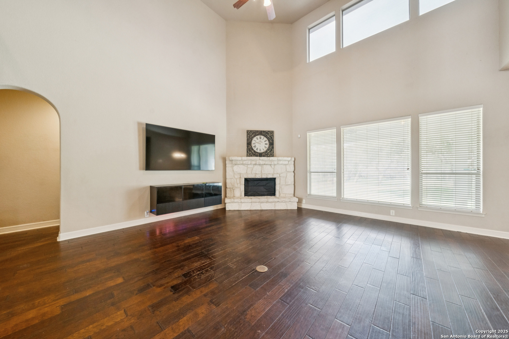 1417 DOVER LANE