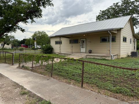 16033 N Front St LaCoste TX 78039