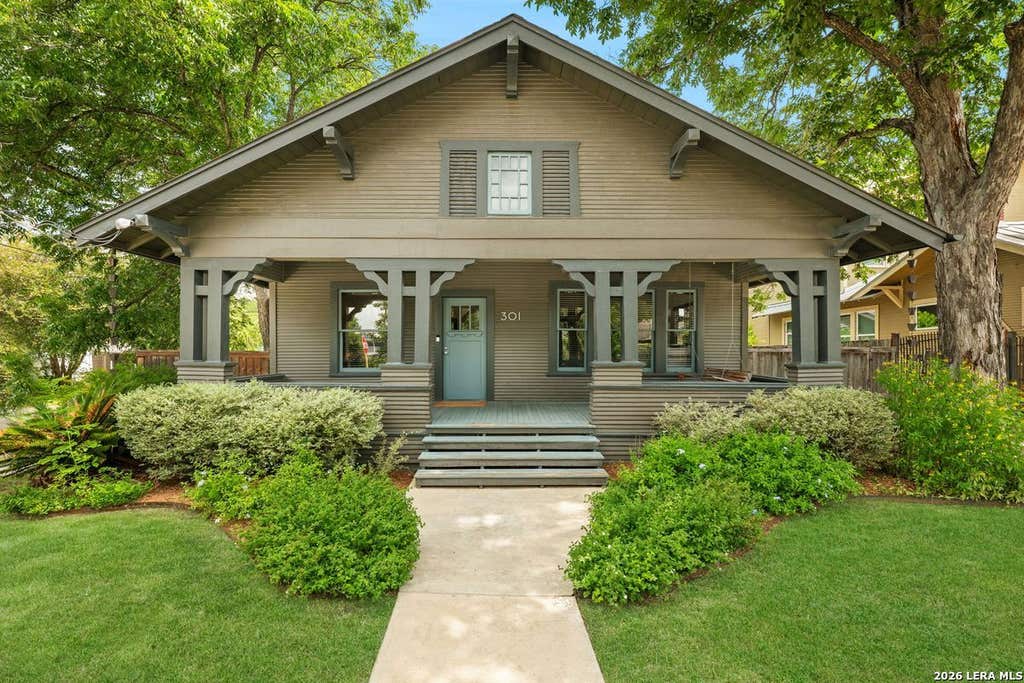 Photo of 301 QUEEN ANNE CT, San Antonio, TX 78209 (MLS # 2002744)