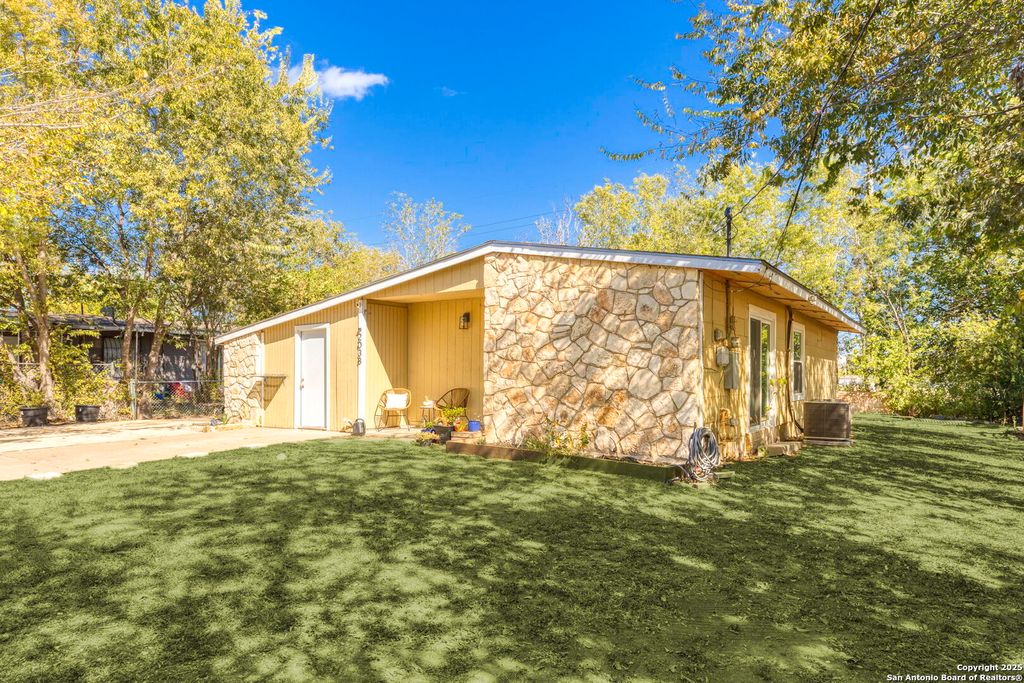 Photo of 2038 Springvale, San Antonio, TX 78227 (MLS # 1923284)