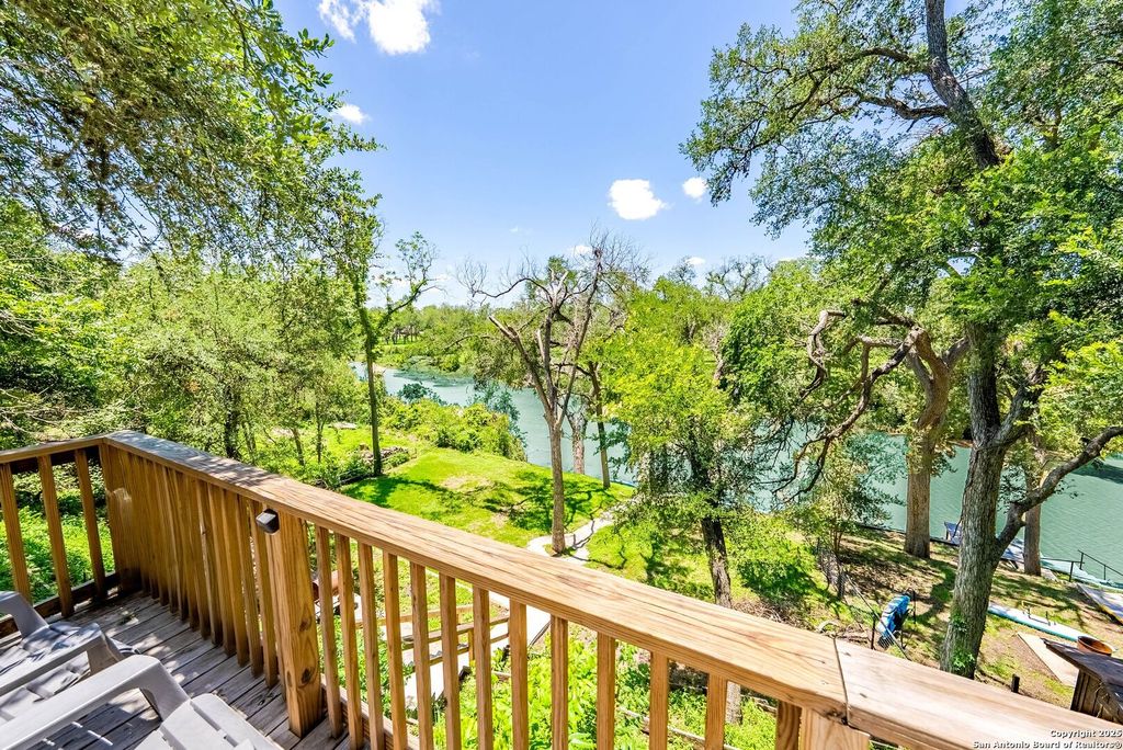 Photo of 730 Gloria Rd, Seguin, TX 78155 (MLS # 1877511)