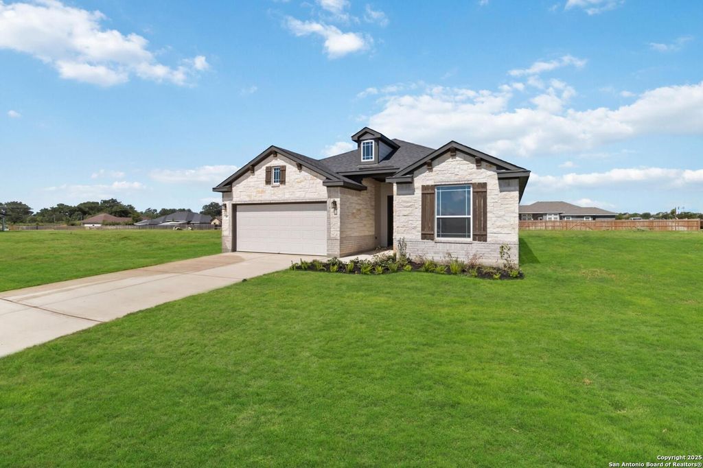 Photo of 1619 Vista View Drive, Pleasanton, TX 78064 (MLS # 1875231)