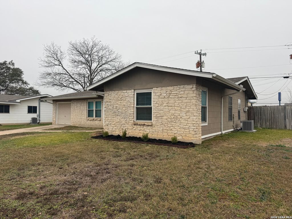 Photo of 206 Balboa, Universal City, TX 78148 (MLS # 1938556)