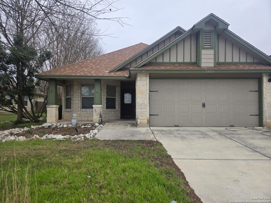 Photo of 2016 N RANCH ESTATES BLVD, New Braunfels, TX 78130 (MLS # 1957384)