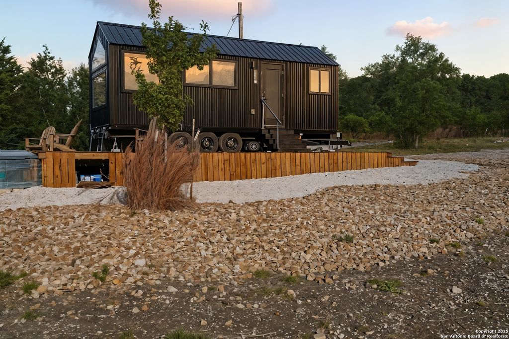 Photo of 309 Walnut, Fredericksburg, TX 78624 (MLS # 1921729)