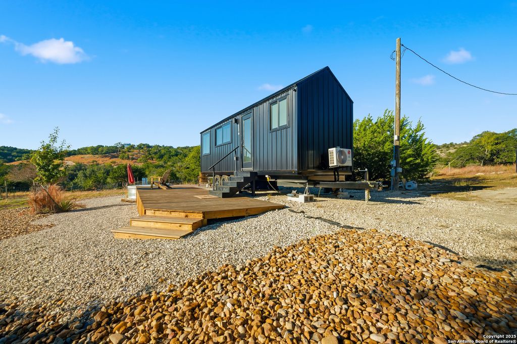 Photo of 309 Walnut, Fredericksburg, TX 78624 (MLS # 1921729)