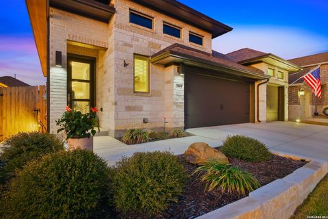 1912 Highland Seguin TX 78155