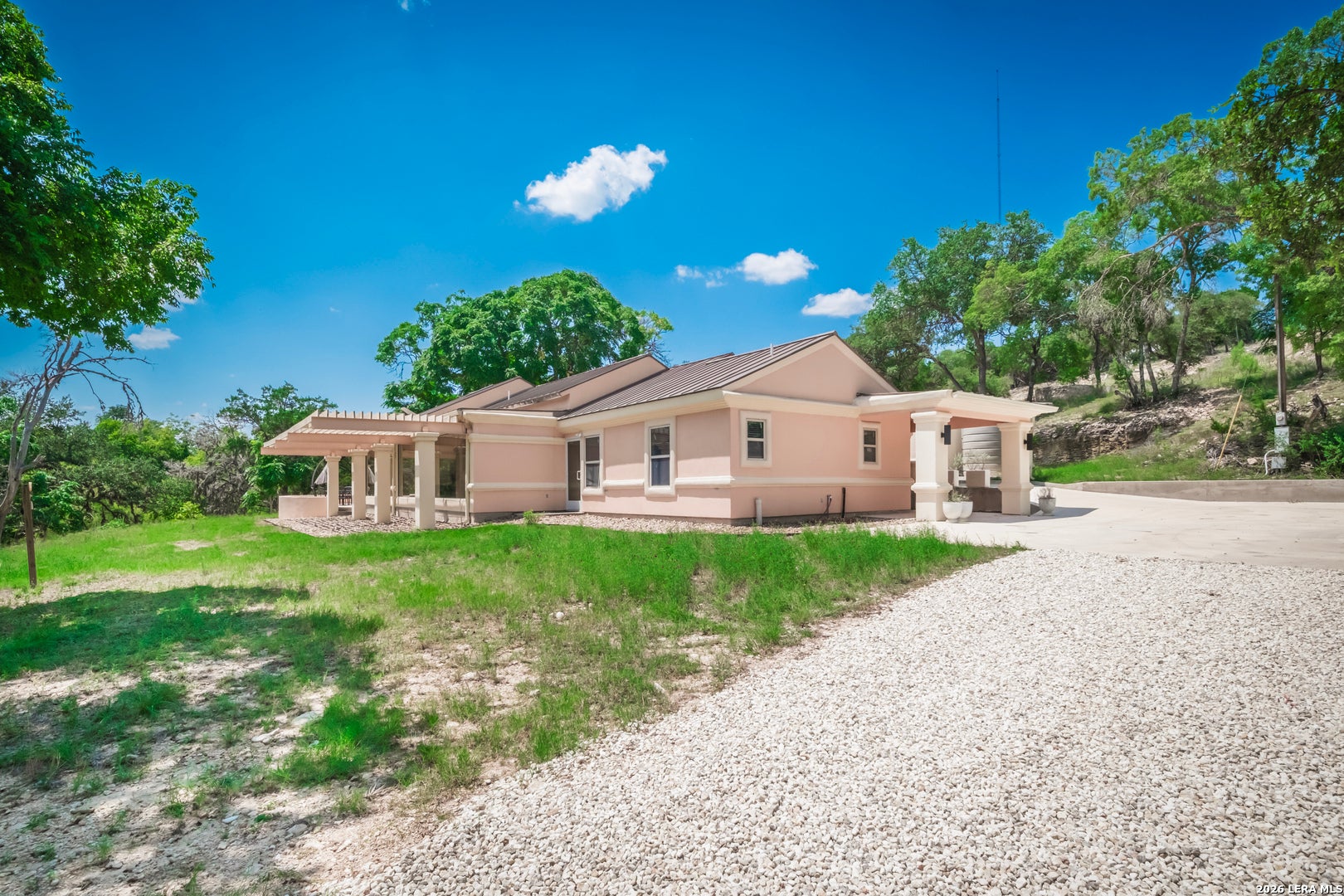 320 UPPER CIBOLO CREEK RD