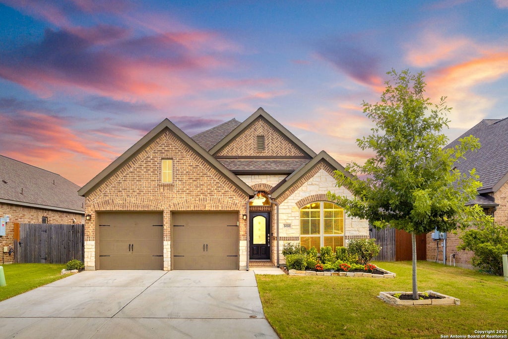 Photo of 2020 GLEN HOLLOW, Seguin, TX 78155 (MLS # 2016427)