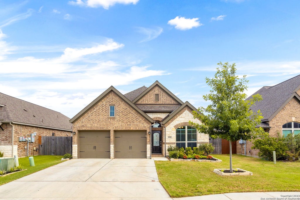 Photo of 2020 GLEN HOLLOW, Seguin, TX 78155 (MLS # 2016427)