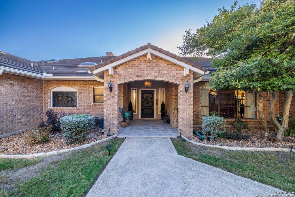 Photo of 110 Antelope, Boerne, TX 78006 (MLS # 1928506)