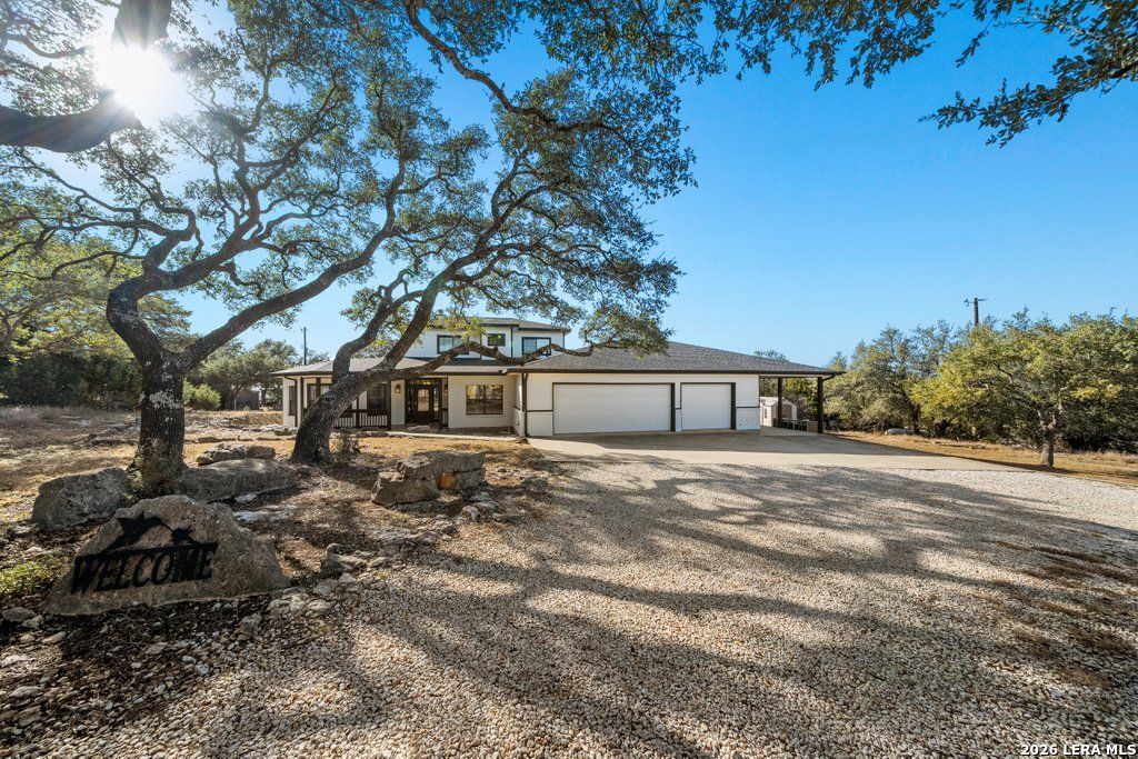 Photo of 852 Crossbow, Canyon Lake, TX 78133 (MLS # 1942860)