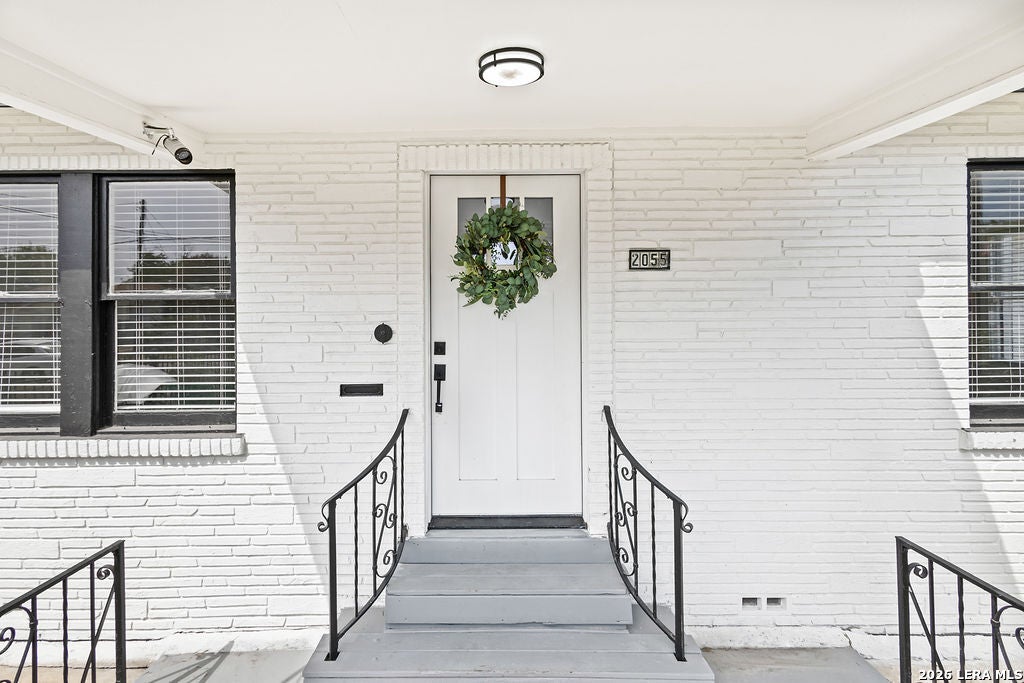 Photo of 2055 E Crockett St, San Antonio, TX 78202 (MLS # 2020932)