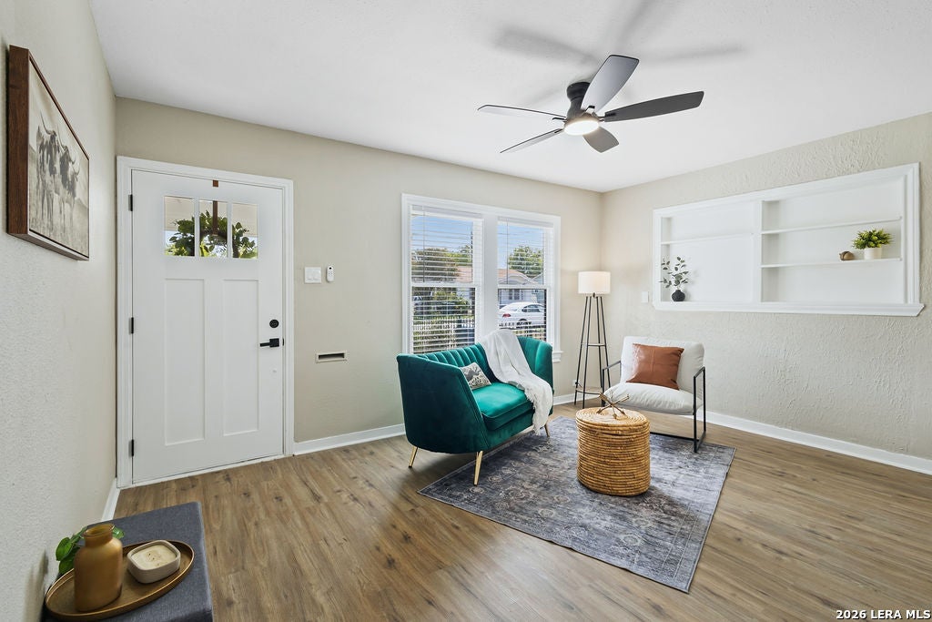 Photo of 2055 E Crockett St, San Antonio, TX 78202 (MLS # 2020932)