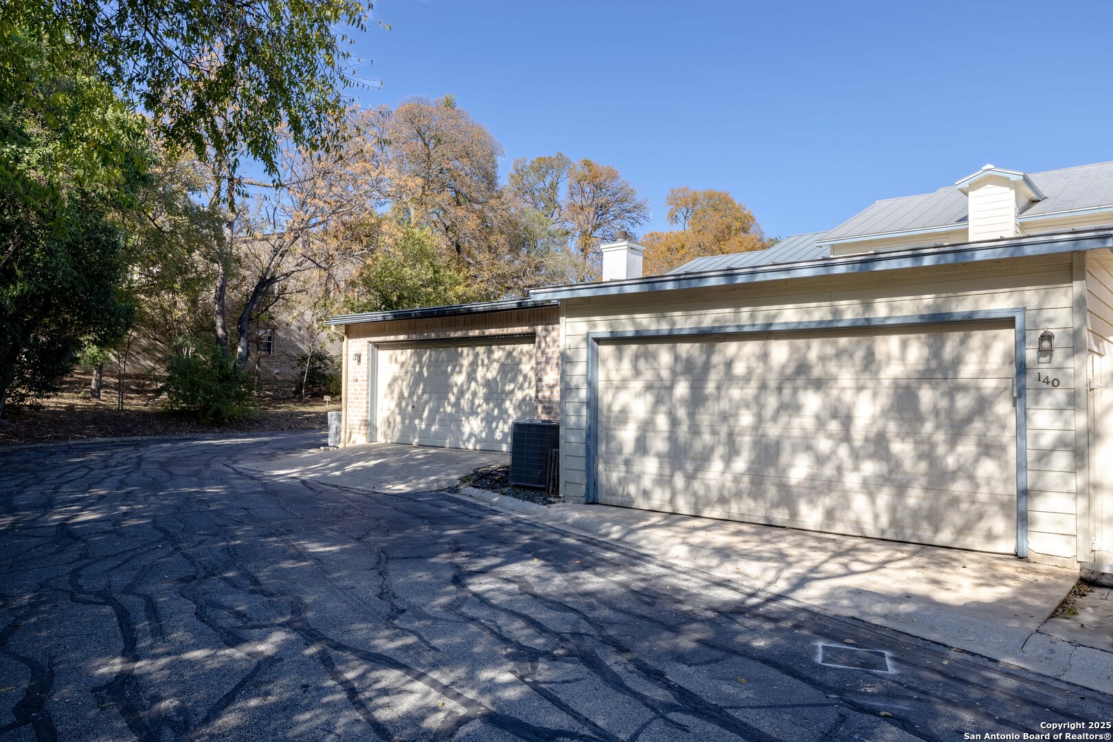 140 Oakwell Farms Pkwy