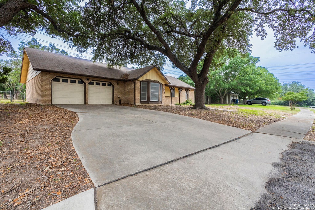 Photo of 10503 Luzon Dr, San Antonio, TX 78217 (MLS # 1867179)