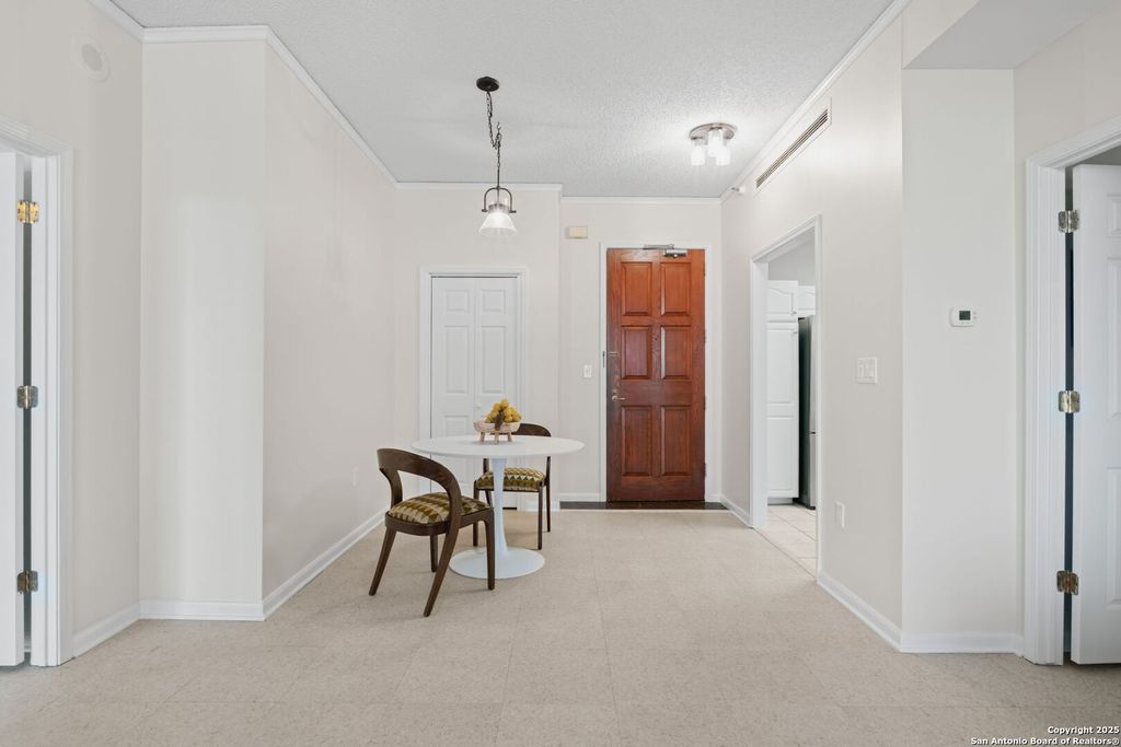 Photo of 1 Towers Park Ln 813 #813, San Antonio, TX 78209 (MLS # 1836230)