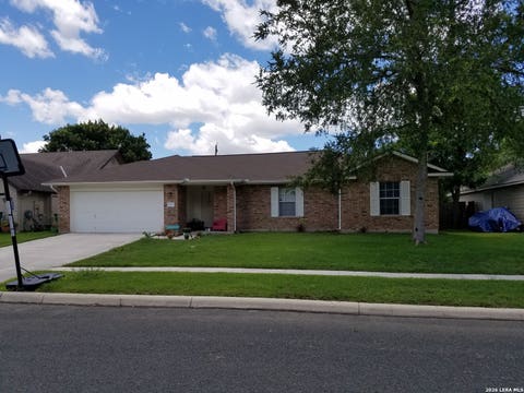 Photo of 122 CIBOLO CREEK DR, Boerne, TX 78006 (MLS # 2010911)