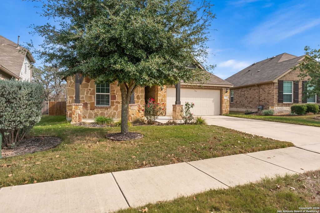 Photo of 116 Aberdeen, Boerne, TX 78015 (MLS # 1934106)