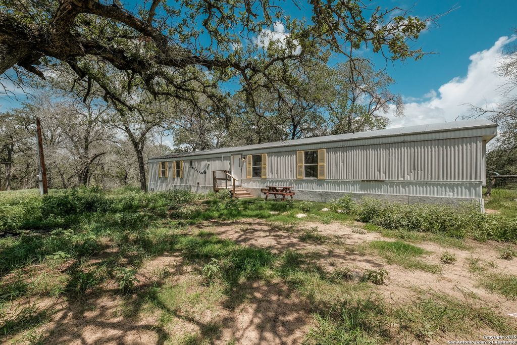 Photo of 131 Flores Oaks, Floresville, TX 78114 (MLS # 1883294)
