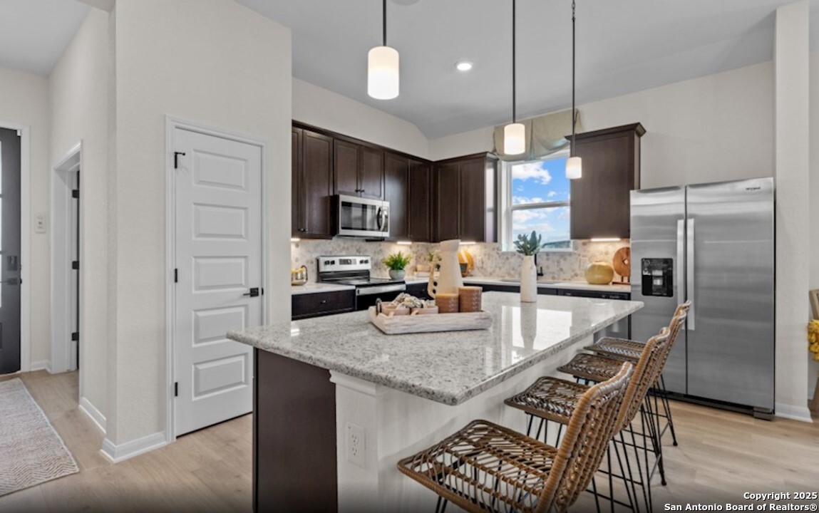 6651 Comanche Valley