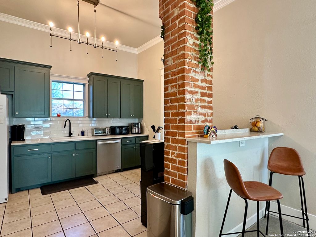 Photo of 1105 Mesquite, San Antonio, TX 78210 (MLS # 1934065)