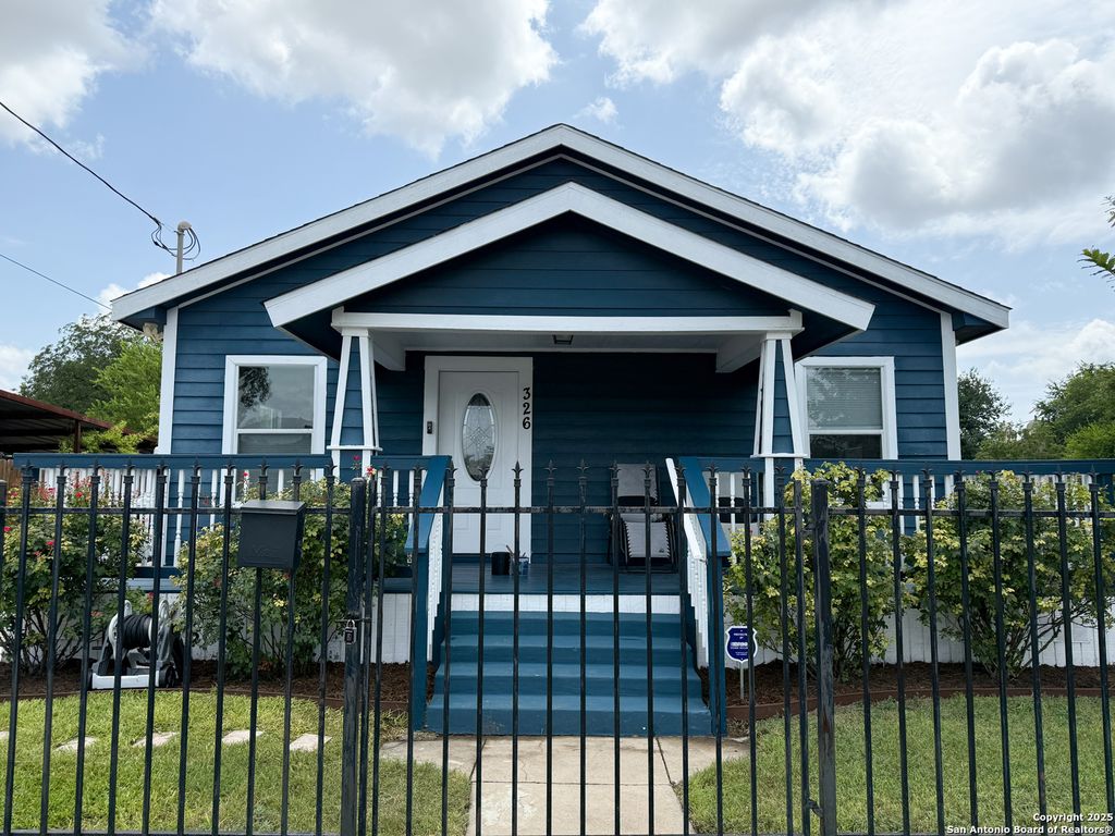 Photo of 326 Connelly, San Antonio, TX 78203 (MLS # 1884647)