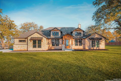 129 Hondo Ridge La Vernia TX 78121