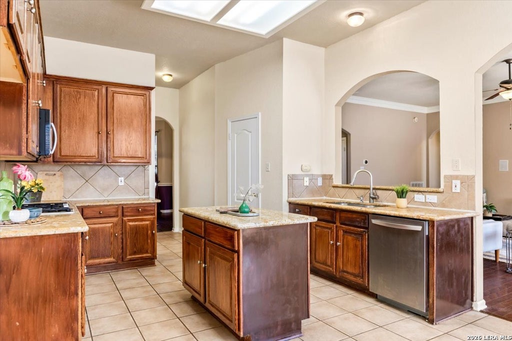 Photo of 18031 Keystone Blf, San Antonio, TX 78258 (MLS # 2019069)