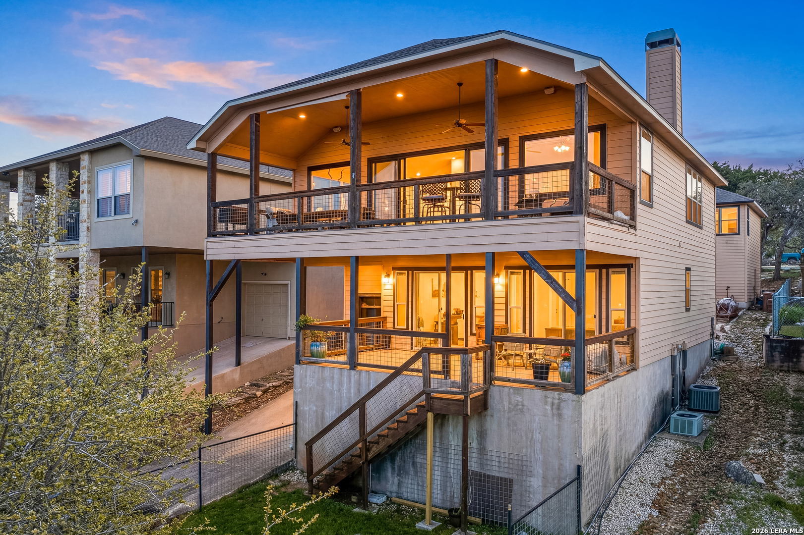2633 LAKEVIEW DR