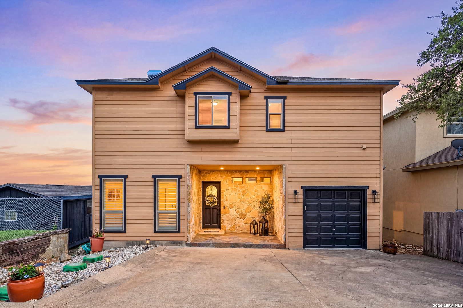 2633 LAKEVIEW DR